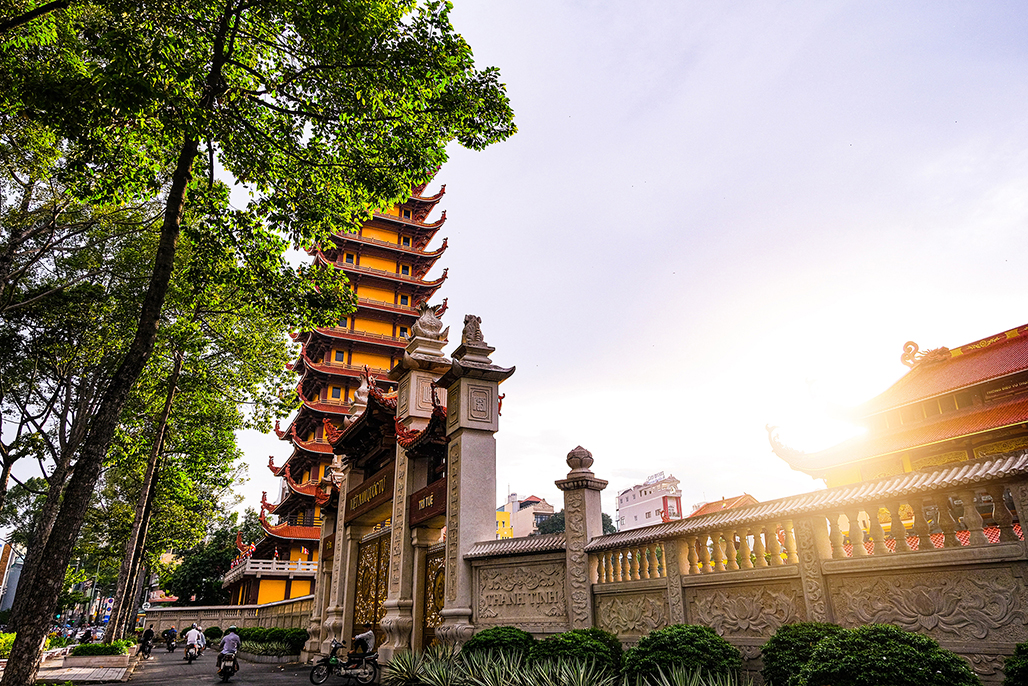 Top 10 cảnh chùa ở Sài Gòn nổi tiếng đẹp tựa chốn bồng lai